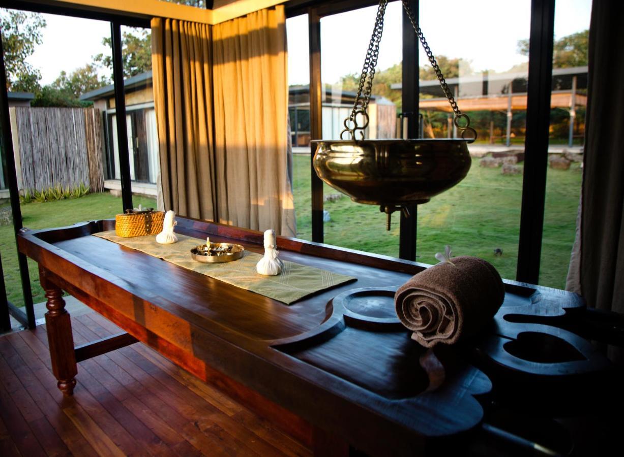 Woods At Sasan Hotel Sasan Gir Bagian luar foto