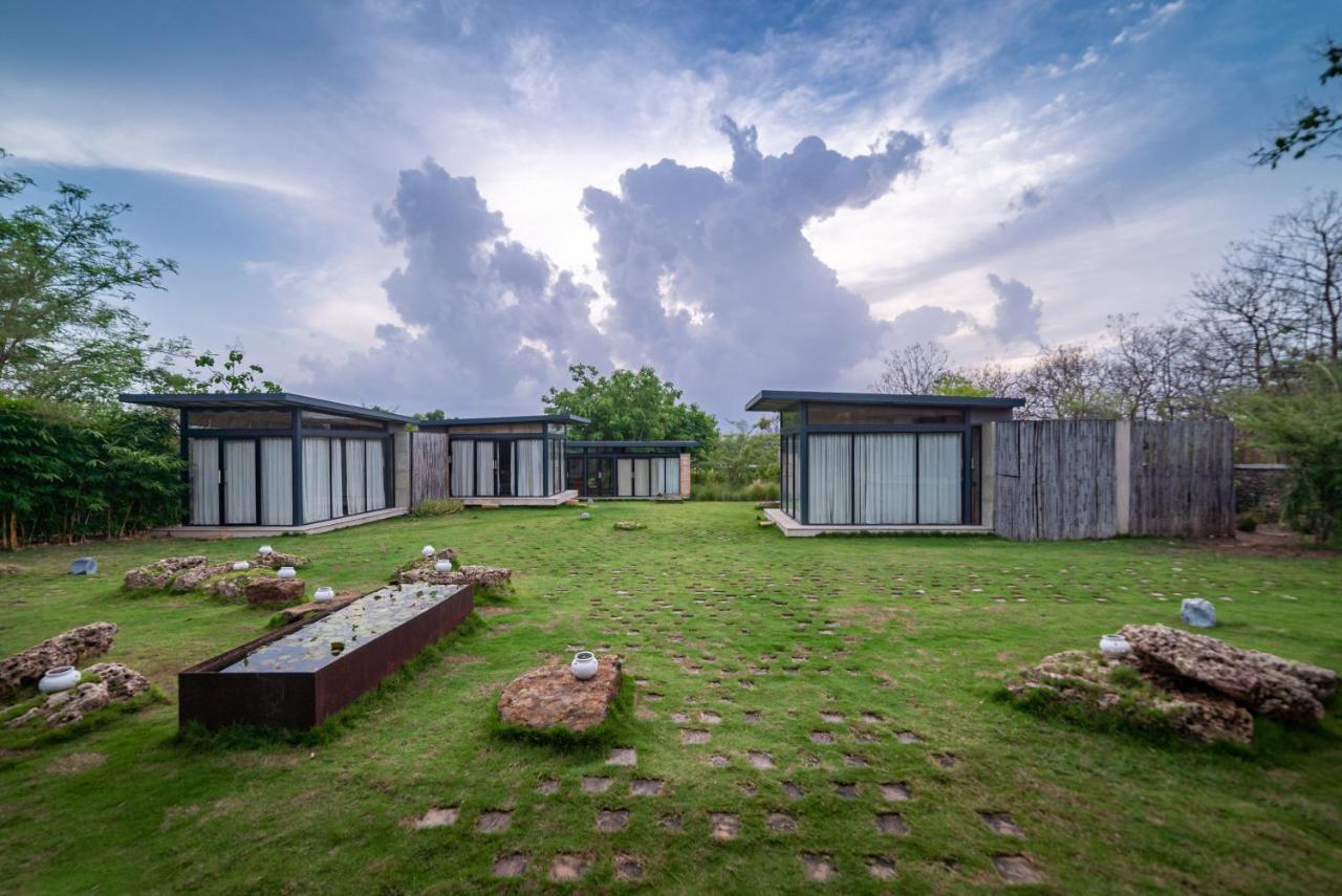 Woods At Sasan Hotel Sasan Gir Bagian luar foto
