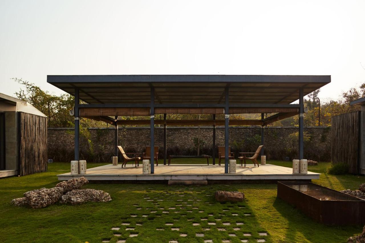 Woods At Sasan Hotel Sasan Gir Bagian luar foto